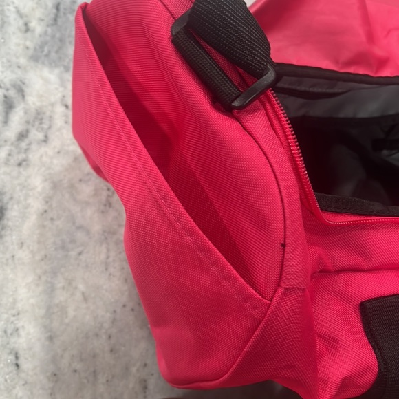 Pink Nike duffle bag normal use - Picture 4 of 4